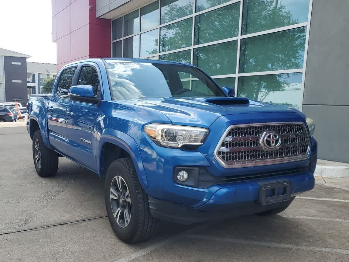 Used 2017 Toyota Tacoma TRD Sport w/ Tow Package RWD image 9