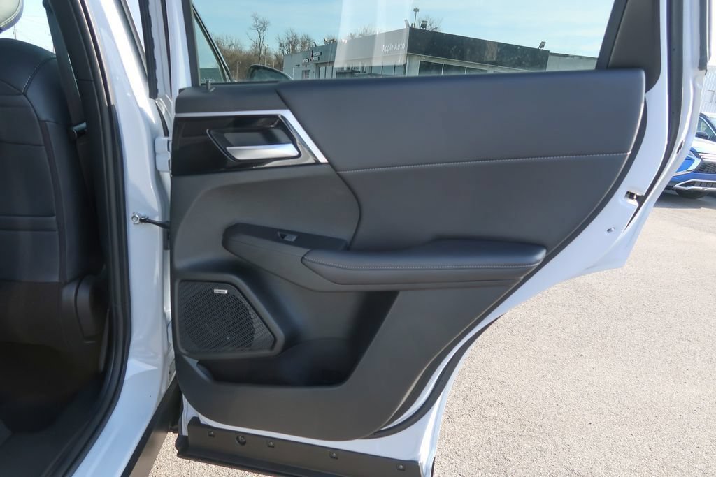 New 2026 Mitsubishi Outlander AWD image 19