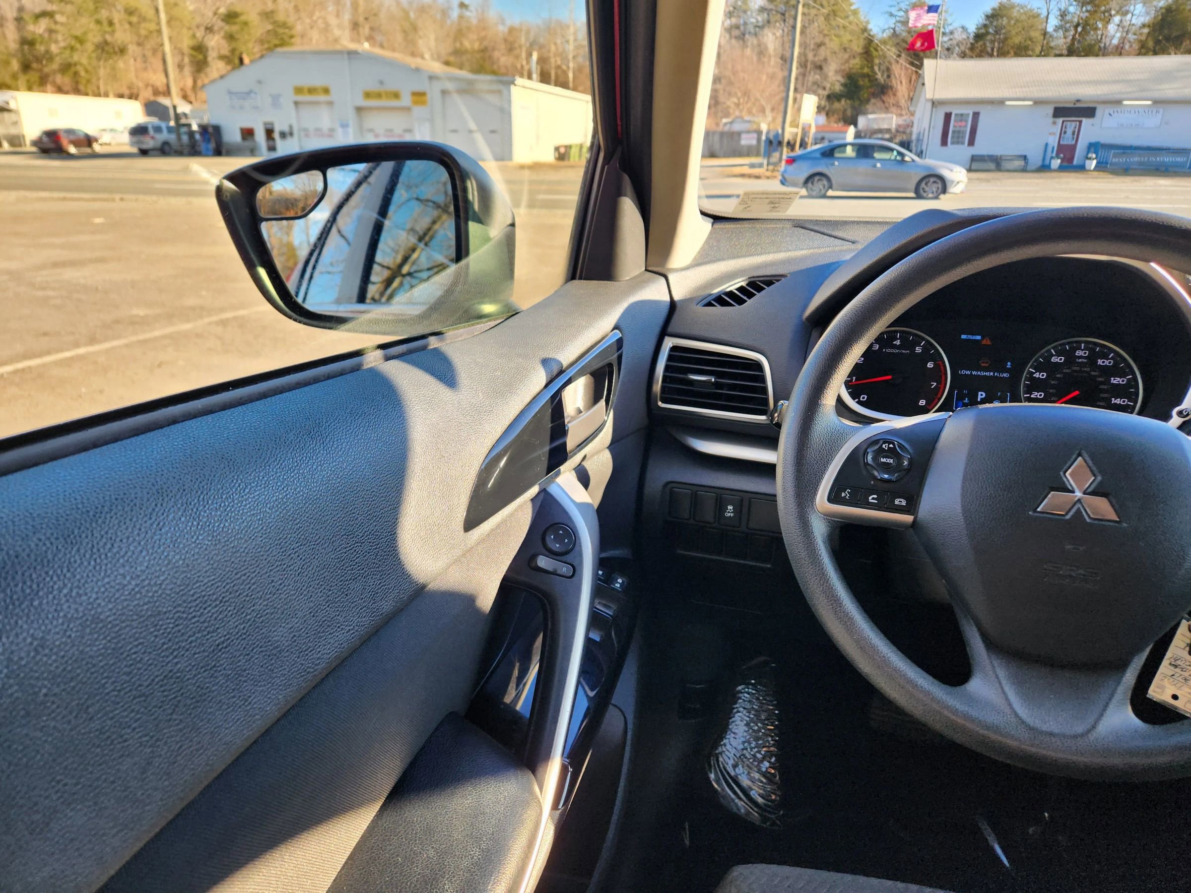 Used 2019 Mitsubishi Eclipse Cross AWD image 32
