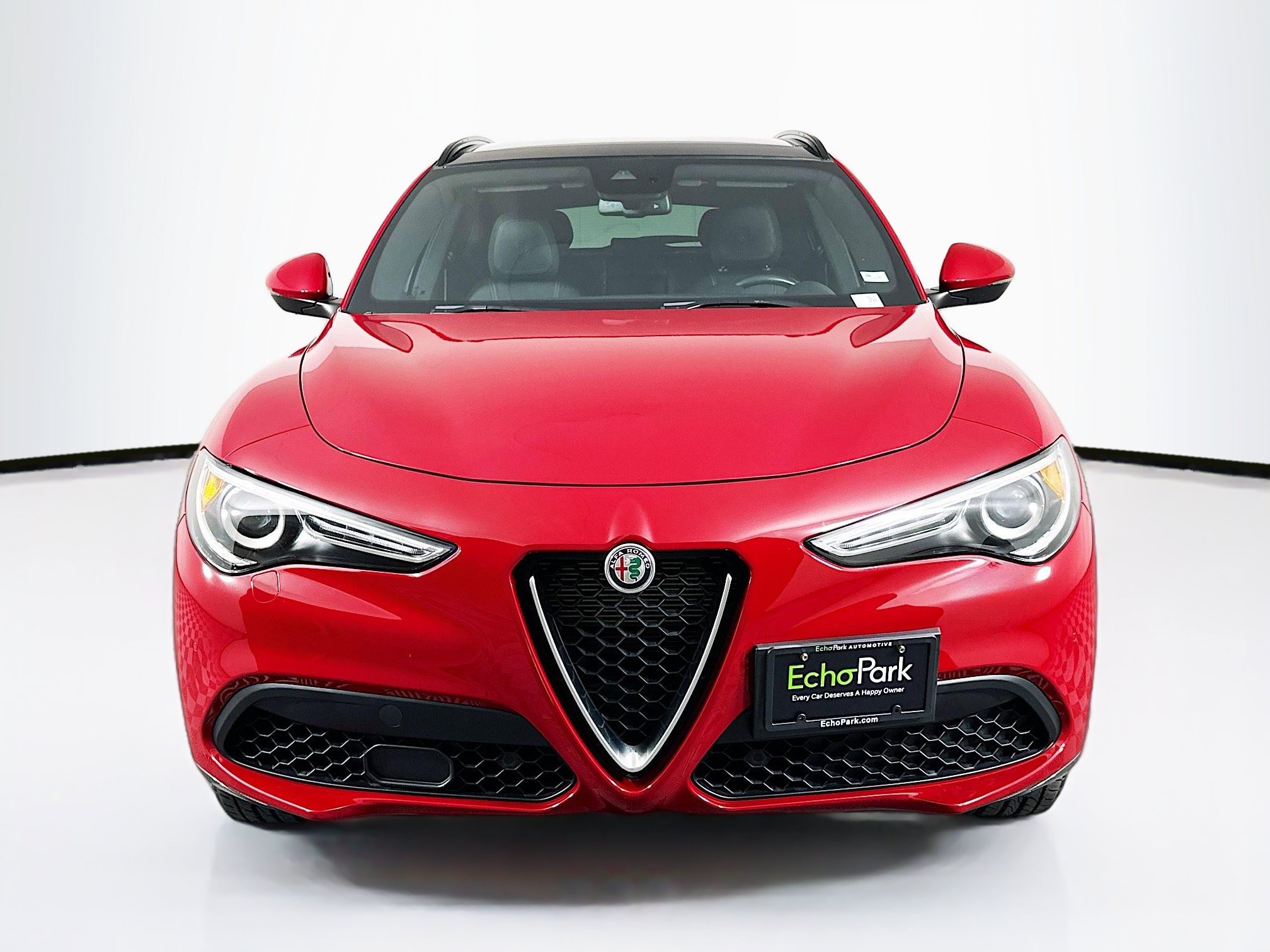 Used 2023 Alfa Romeo Stelvio Ti AWD/4WD image 2