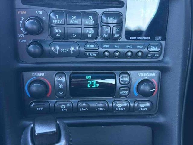 Used 2004 Chevrolet Corvette Coupe w/ Preferred Equipment Group image 17