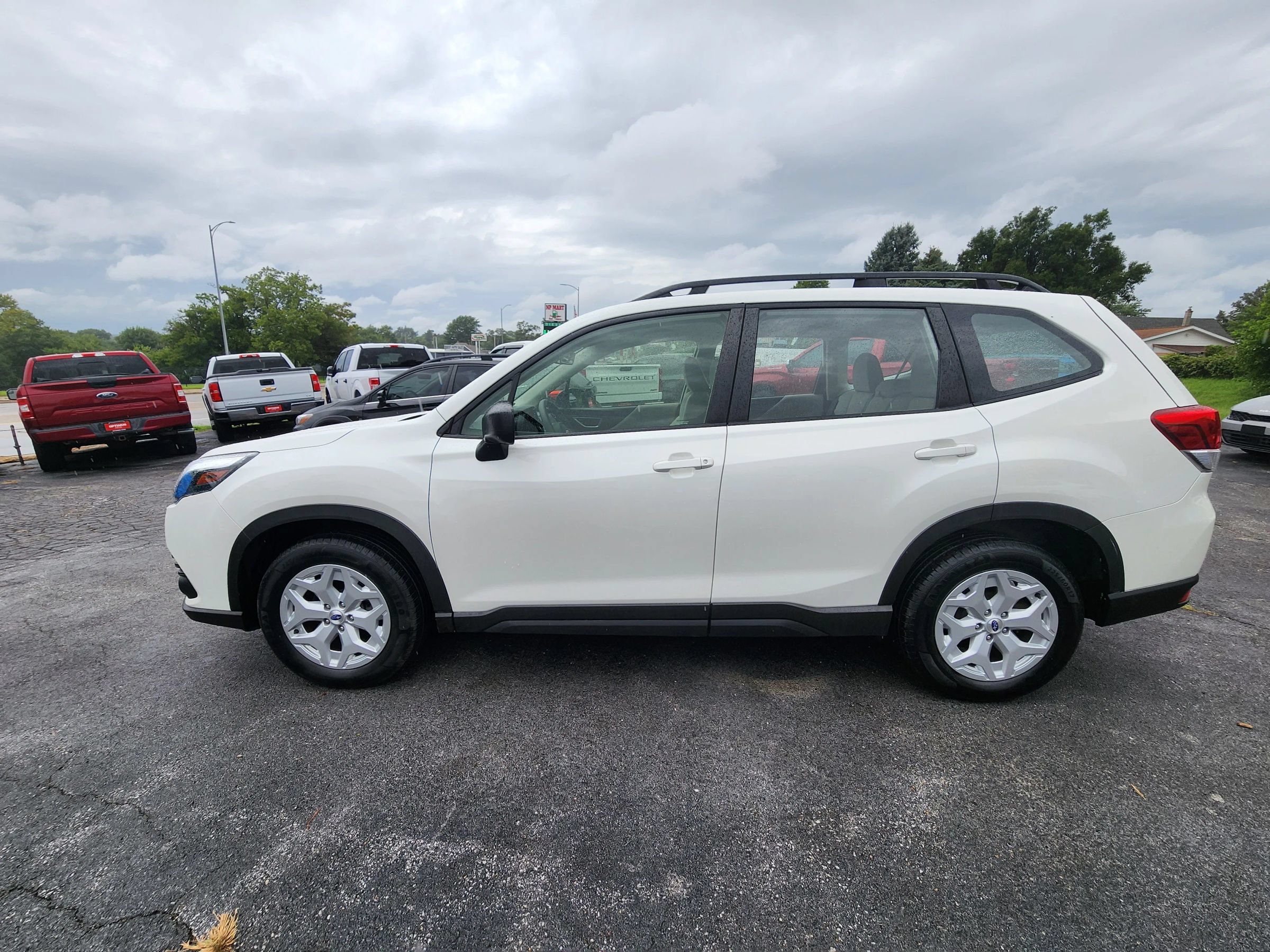 Used 2023 Subaru Forester AWD/4WD image 4