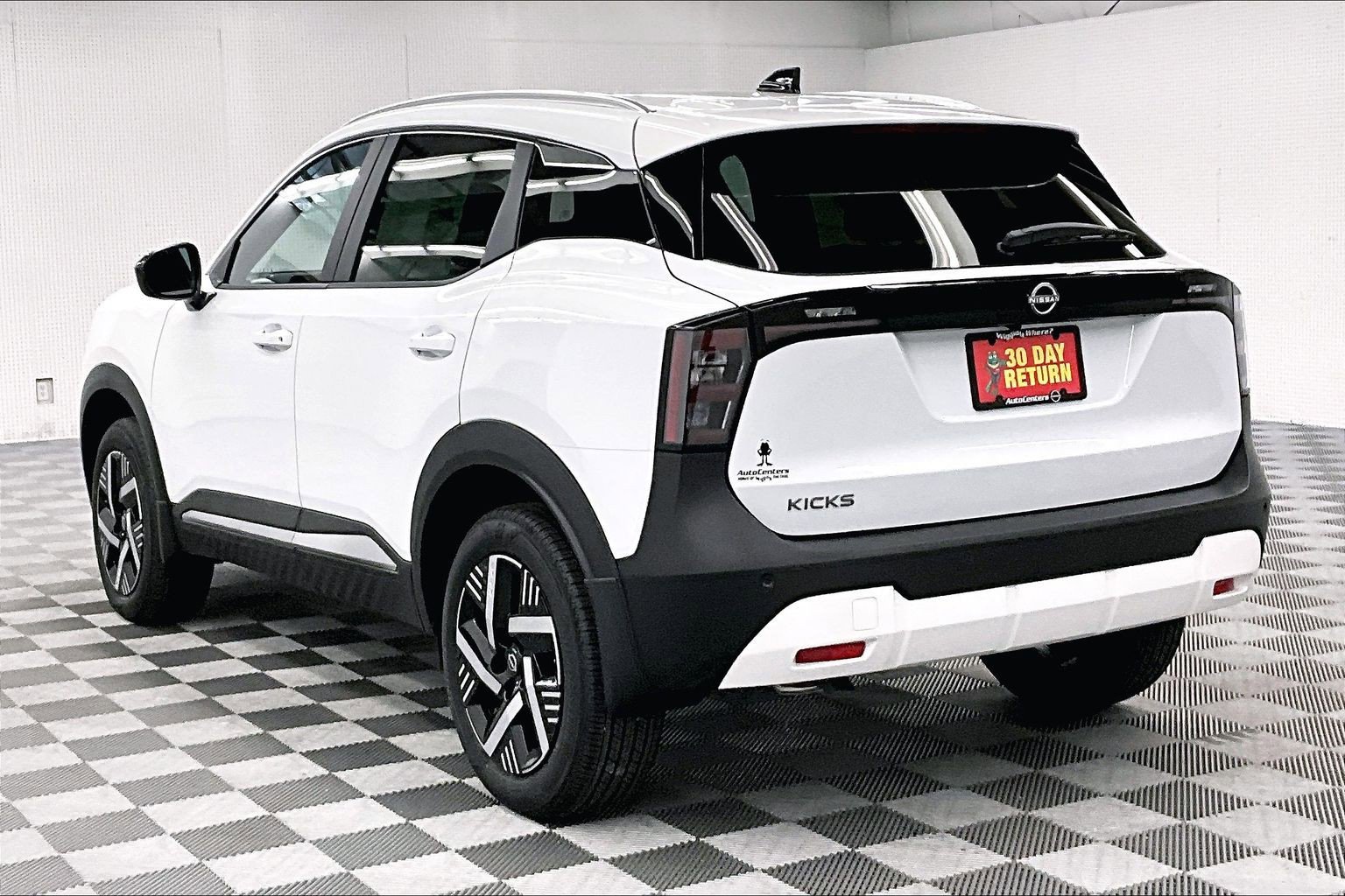 New 2026 Nissan Kicks SV FWD image 4