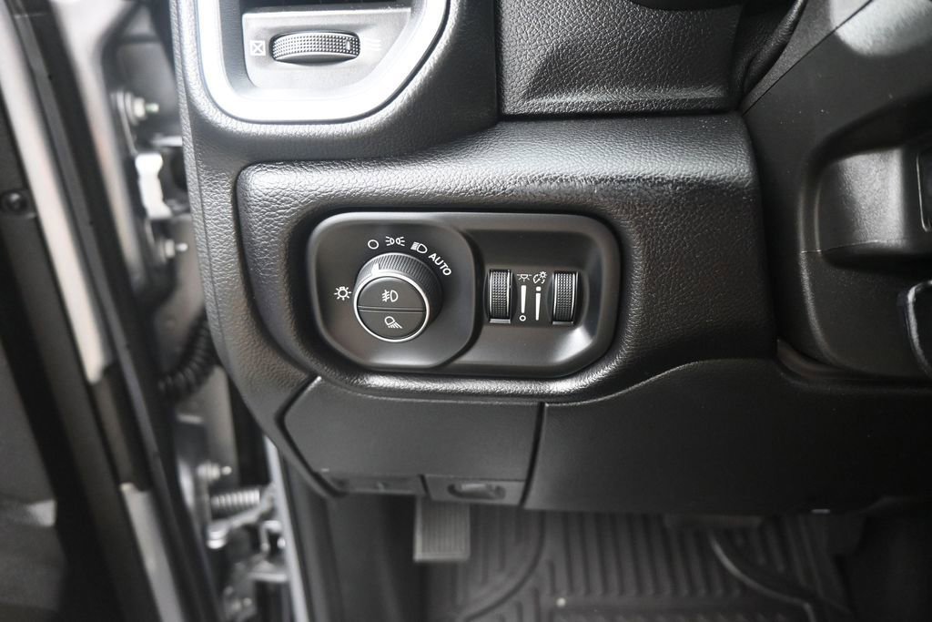 Used 2024 RAM 2500 Laramie AWD/4WD image 14