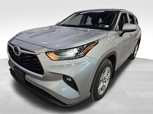 Used 2023 Toyota Highlander LE