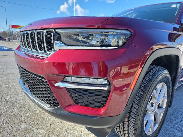 Used 2022 Jeep Grand Cherokee Limited image 9