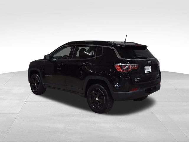 Used 2019 Jeep Compass Latitude w/ Cold Weather Group AWD/4WD image 10