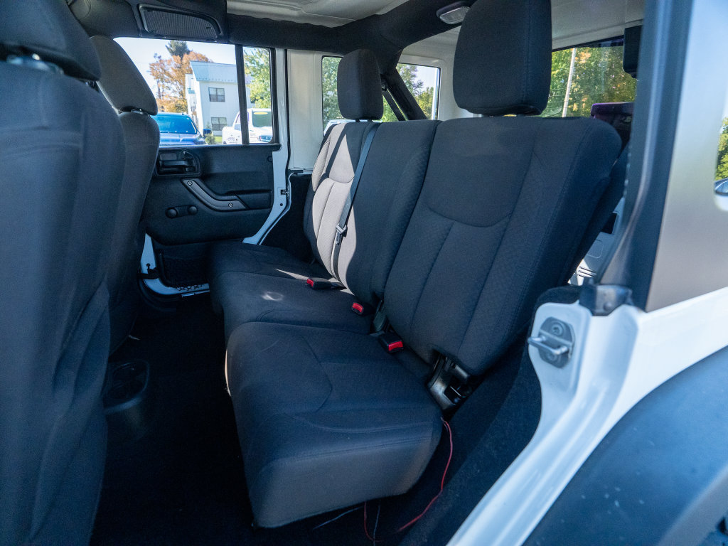 Used 2018 Jeep Wrangler Unlimited Sport w/ LED Lighting Group AWD/4WD image 18