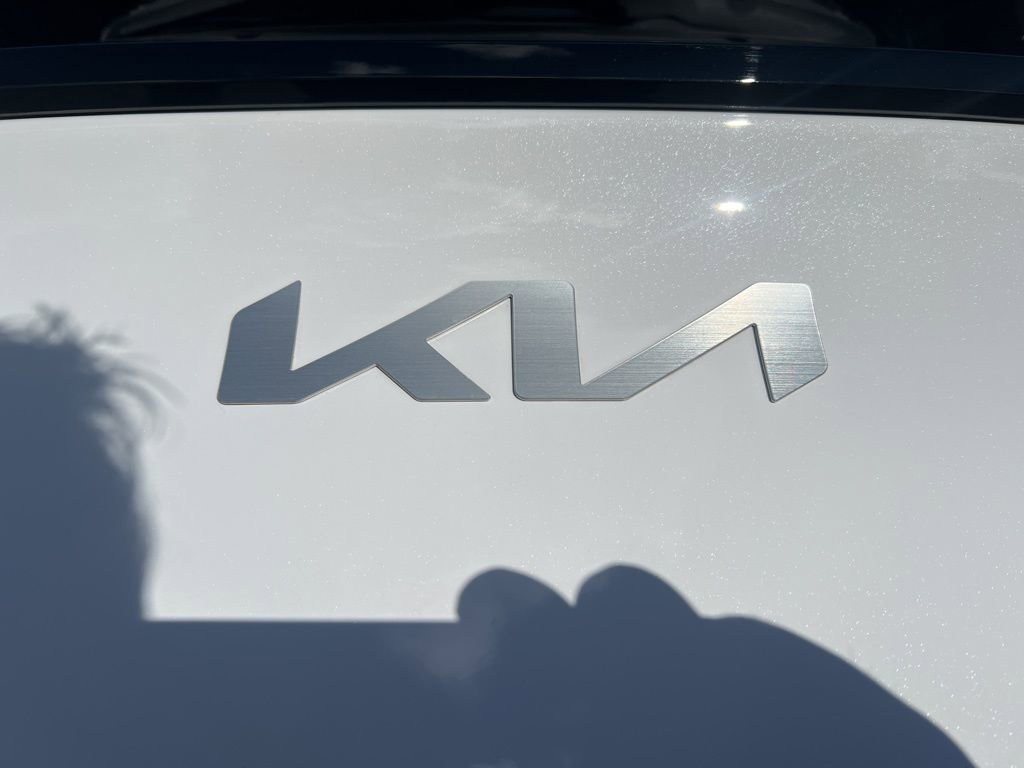 Certified 2025 Kia Sportage EX image 32