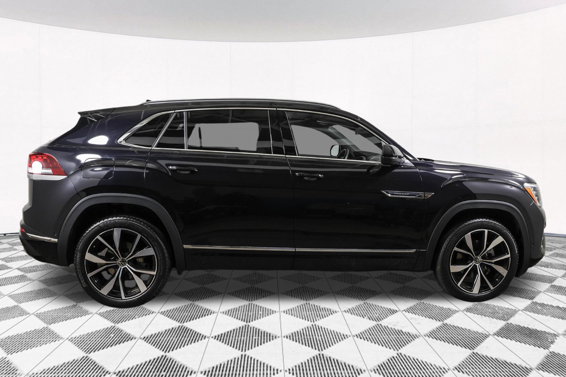 Used 2026 Volkswagen Atlas Cross Sport SEL Premium R-Line AWD/4WD image 13
