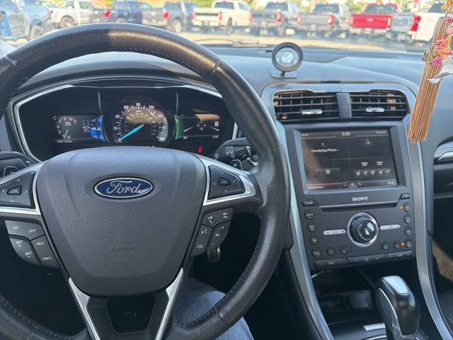 Used 2016 Ford Fusion Titanium FWD image 11