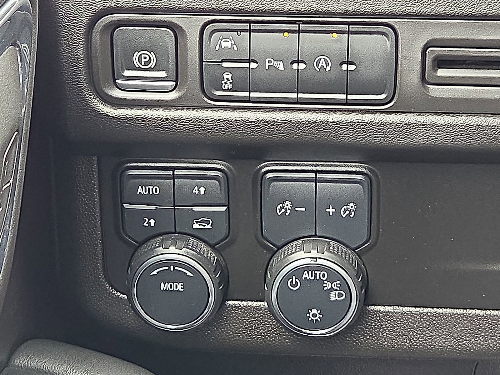 Used 2024 Chevrolet Tahoe LT AWD/4WD image 19