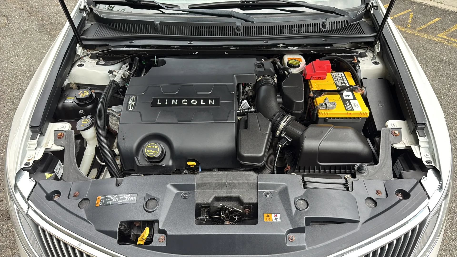 Used 2014 Lincoln MKS AWD w/ Equipment Group 101A image 44