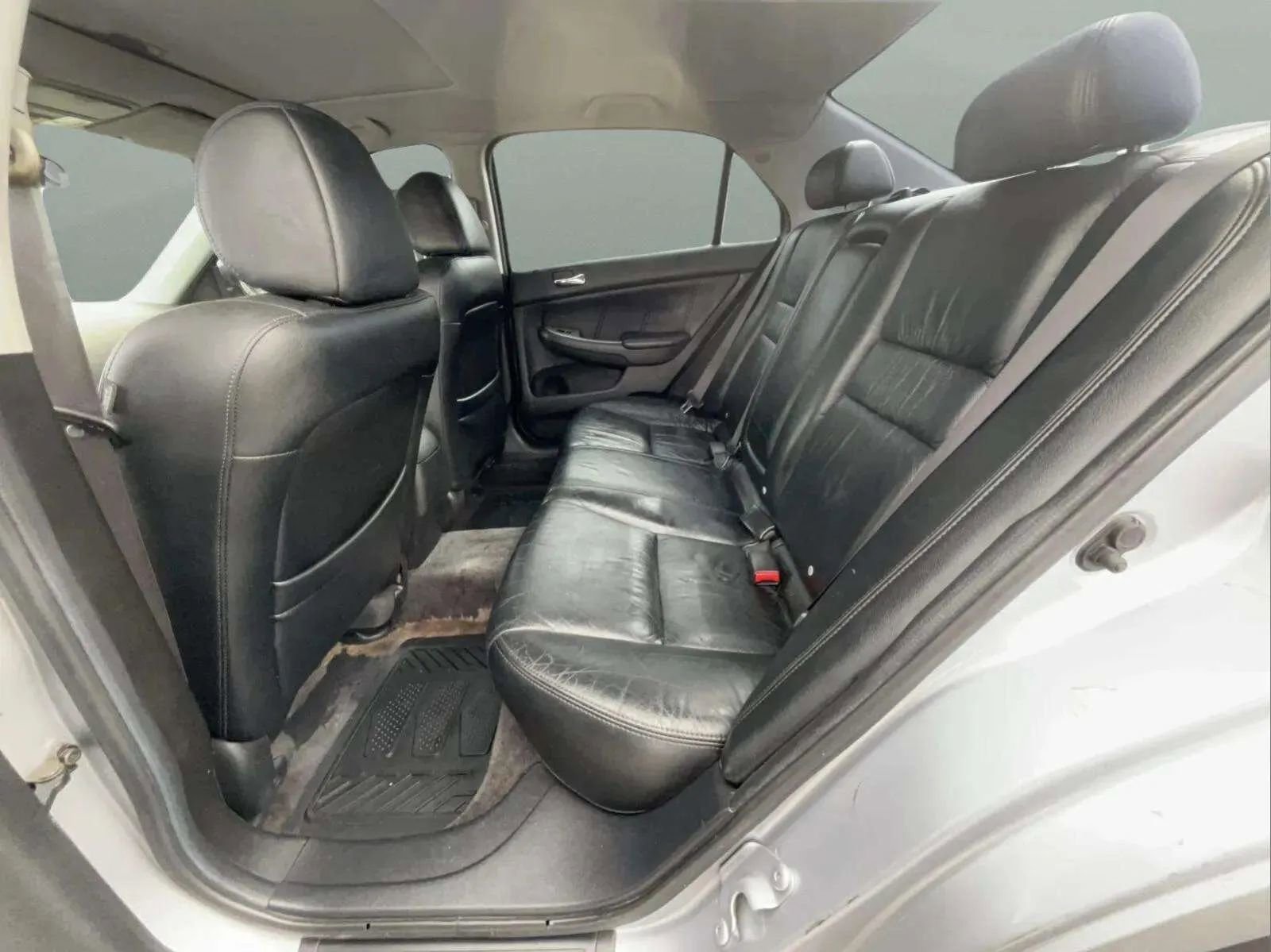 Used 2004 Honda Accord EX image 9