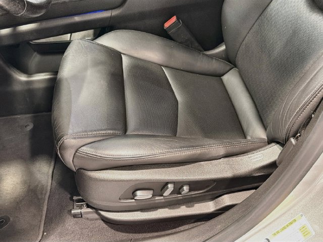 Certified 2018 Cadillac XT5 Premium Luxury FWD image 18