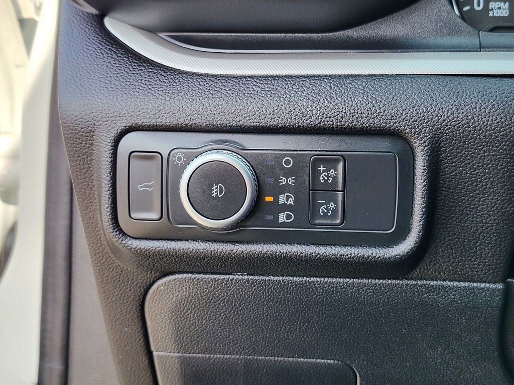 Certified 2022 Ford Explorer XLT w/ Equipment Group 202A image 25