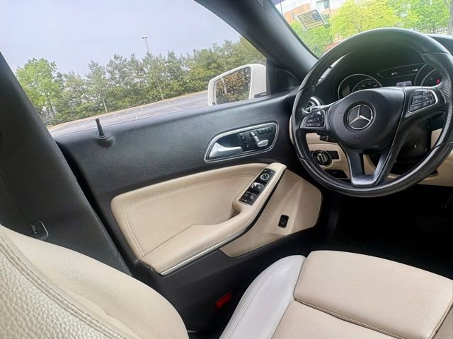 Used 2017 Mercedes-Benz CLA 250 image 22