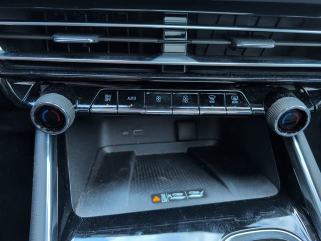 Used 2025 Chevrolet Traverse RS w/ LPO, Floor Liner Package image 20