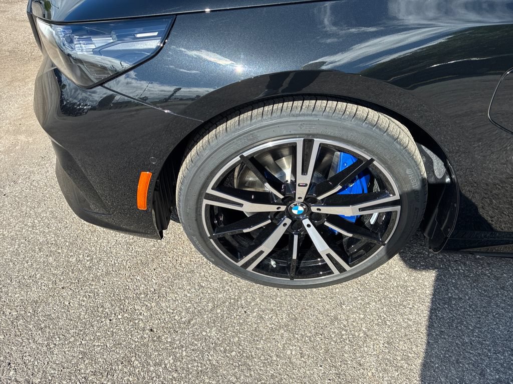 New 2027 BMW 550e xDrive w/ Executive Package AWD/4WD image 9