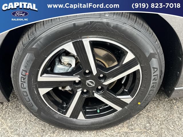 Used 2025 Nissan Sentra SV FWD image 13