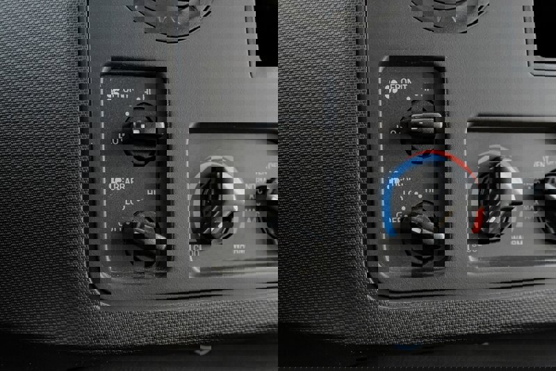 Used 2014 Ford E-350 and Econoline 350 Super Duty image 23