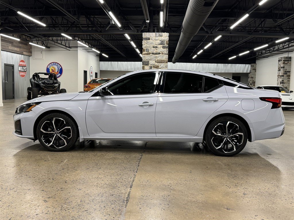 Used 2024 Nissan Altima 2.5 SR w/ SR Premium Package AWD/4WD image 4