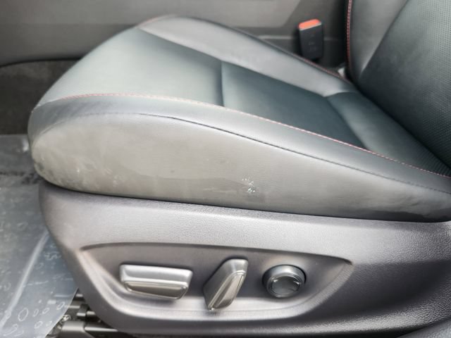 Used 2025 Toyota Prius Plug-In Hybrid FWD image 26
