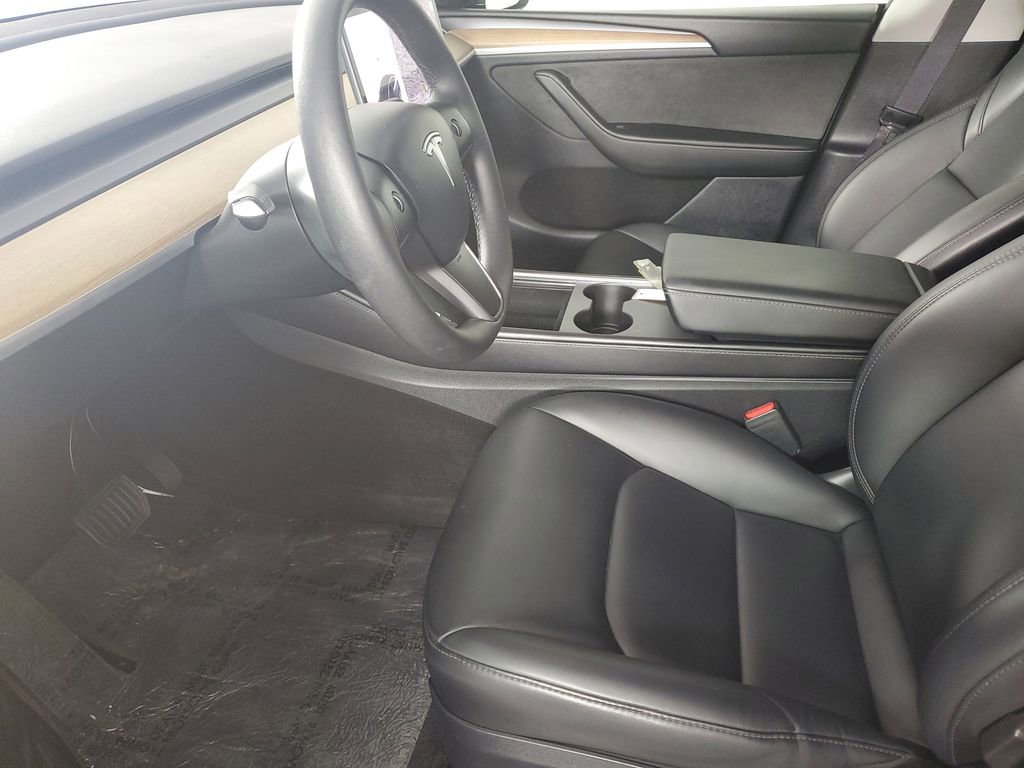 Used 2024 Tesla Model Y Long Range image 11