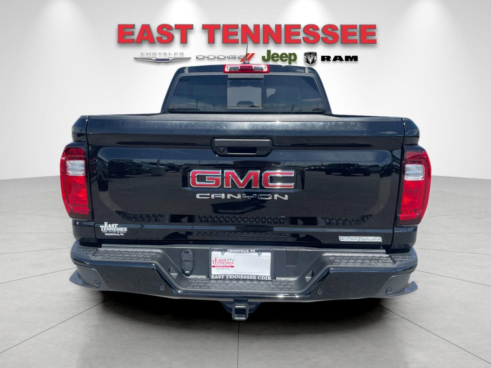 Used 2025 GMC Canyon Elevation image 4