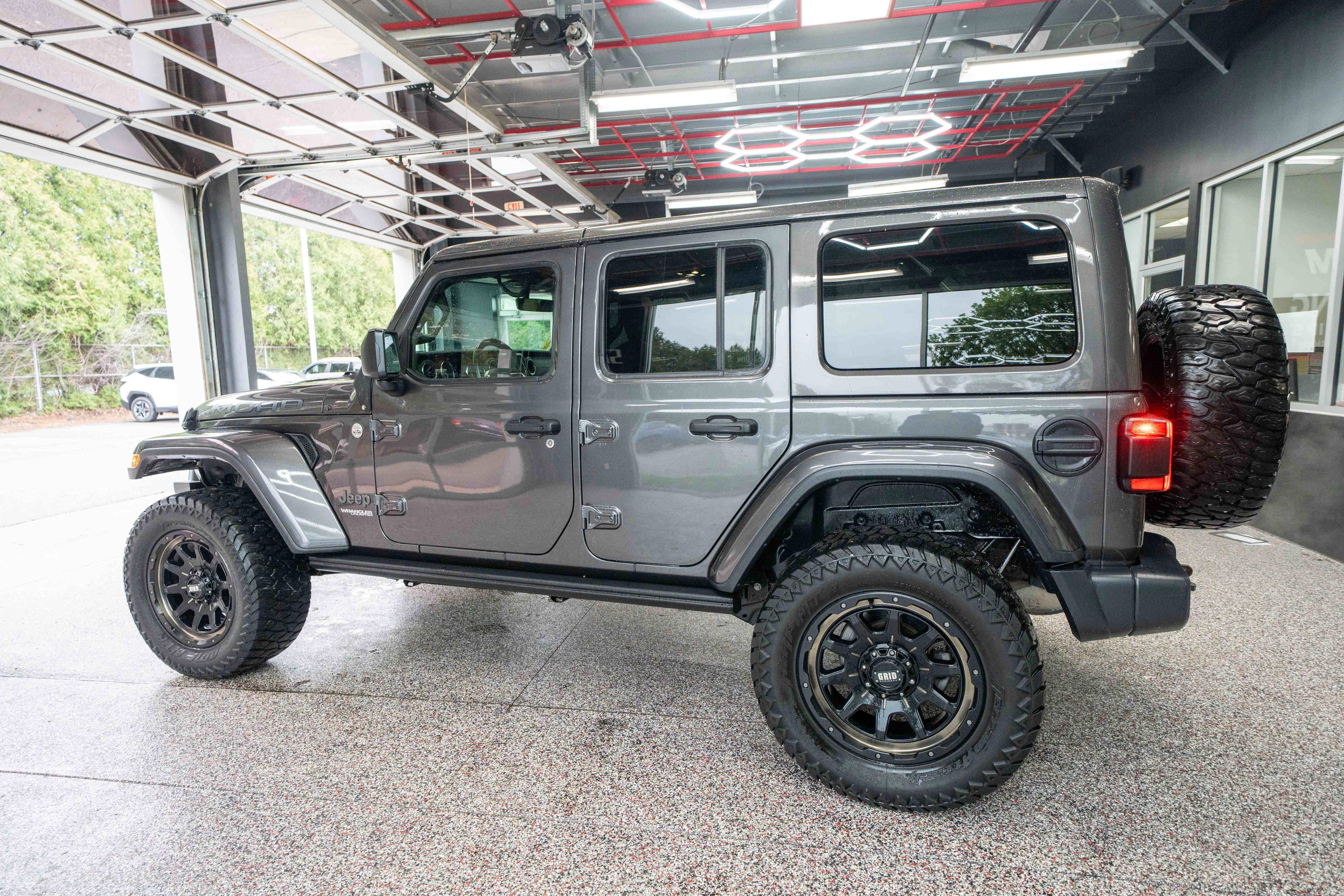 Used 2019 Jeep Wrangler Unlimited Sahara w/ Quick Order Package 24M Moab image 2