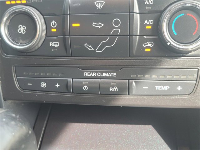 Used 2019 Ford Explorer XLT image 25