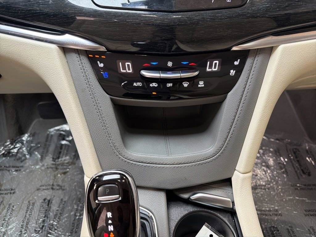 Used 2022 Cadillac XT6 Premium Luxury FWD image 23
