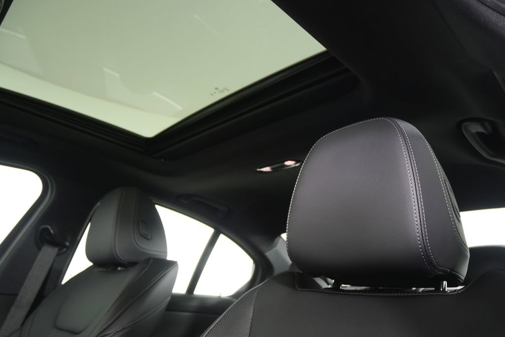 Used 2026 BMW 330i Sedan w/ Premium Package image 11