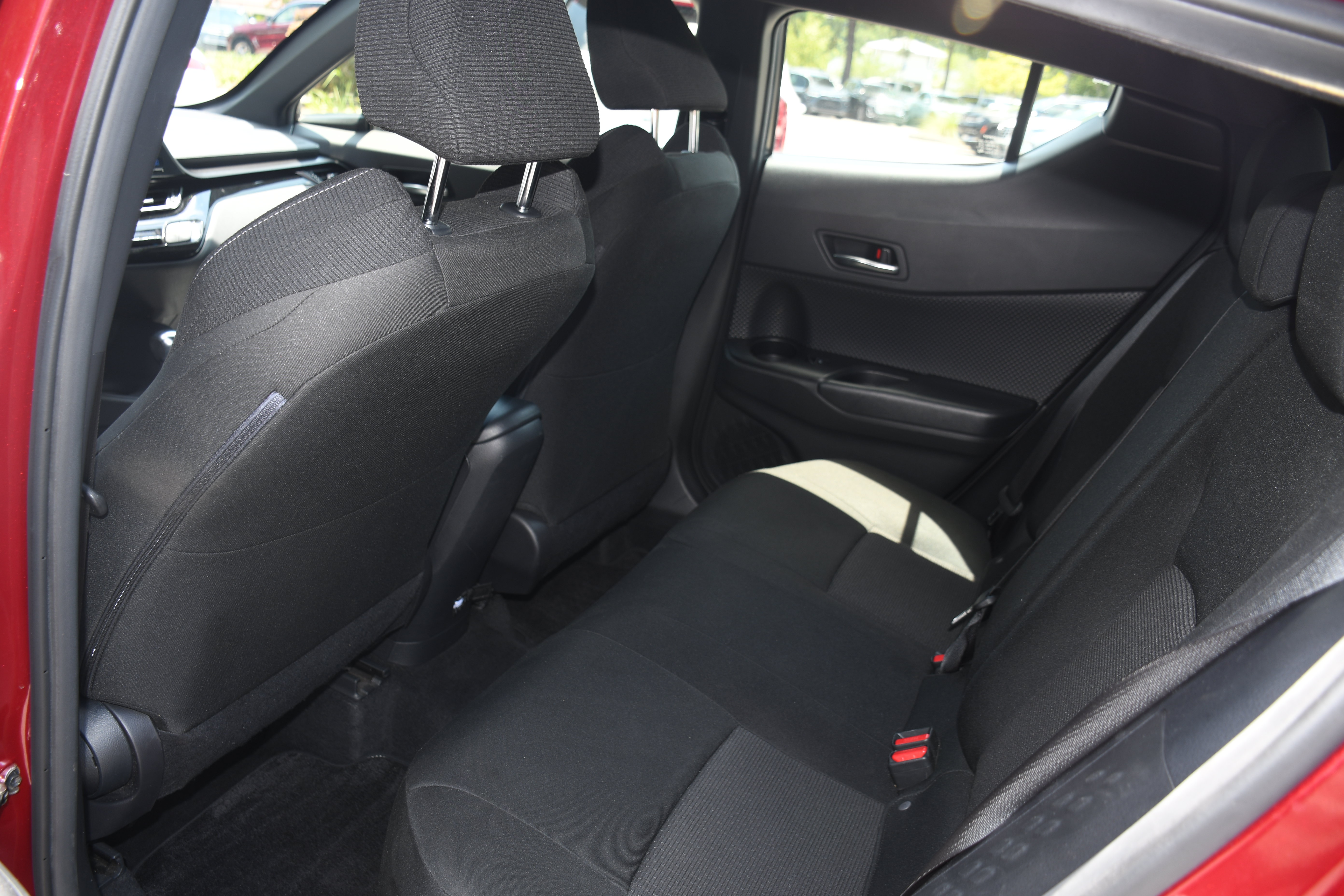 Used 2018 Toyota C-HR XLE FWD image 14