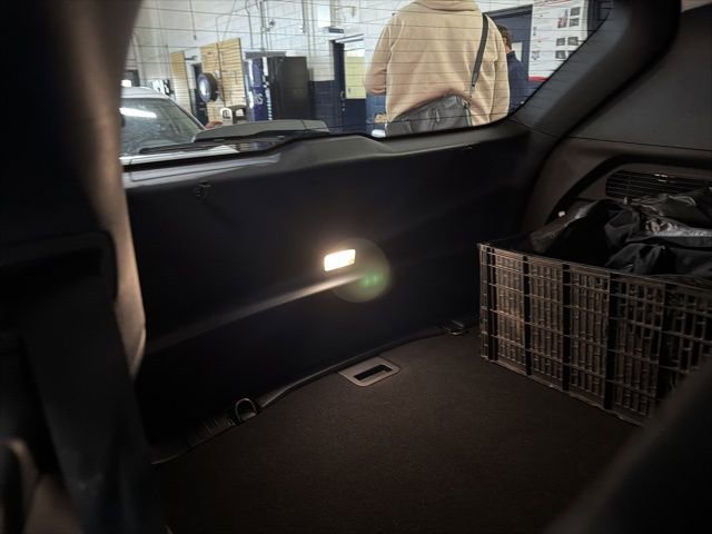 Used 2021 Ford Escape SE w/ SE Sport Appearance Package image 10