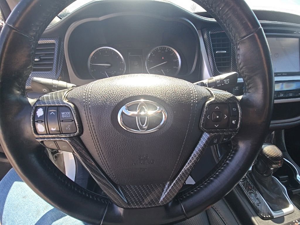 Used 2018 Toyota Highlander Limited image 16