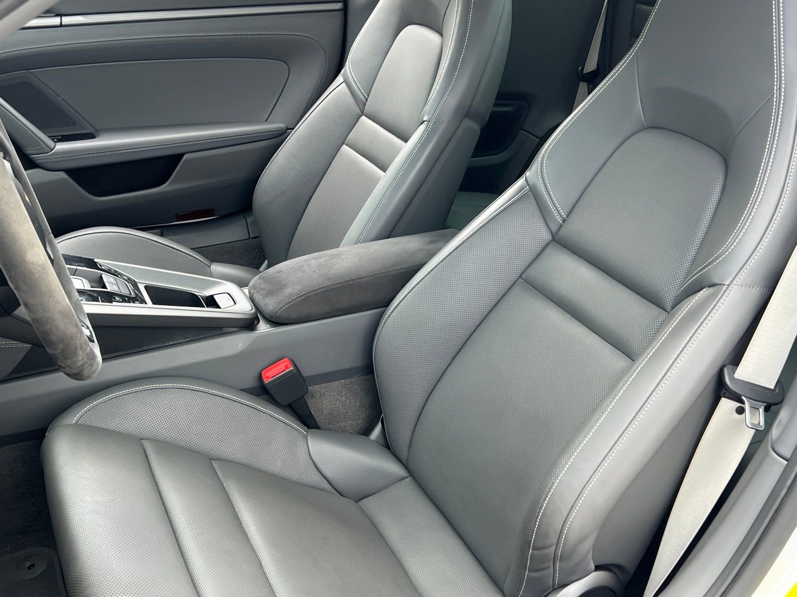 Certified 2021 Porsche 911 Targa 4S w/ Premium Package image 5