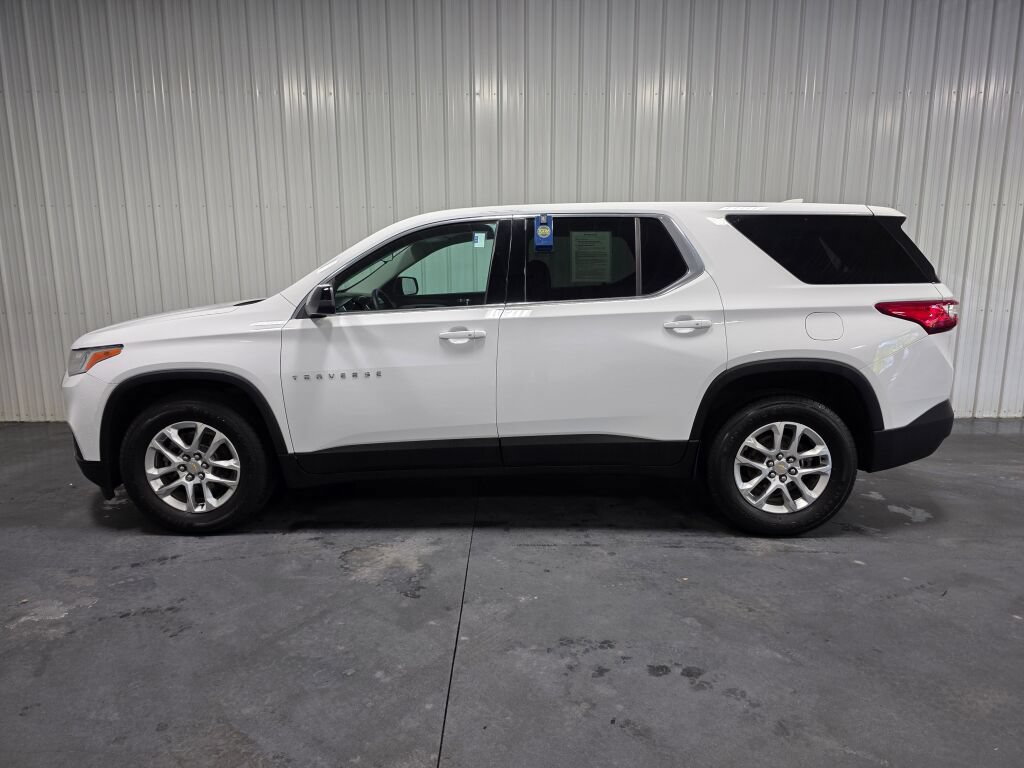 Used 2021 Chevrolet Traverse LS AWD/4WD image 4