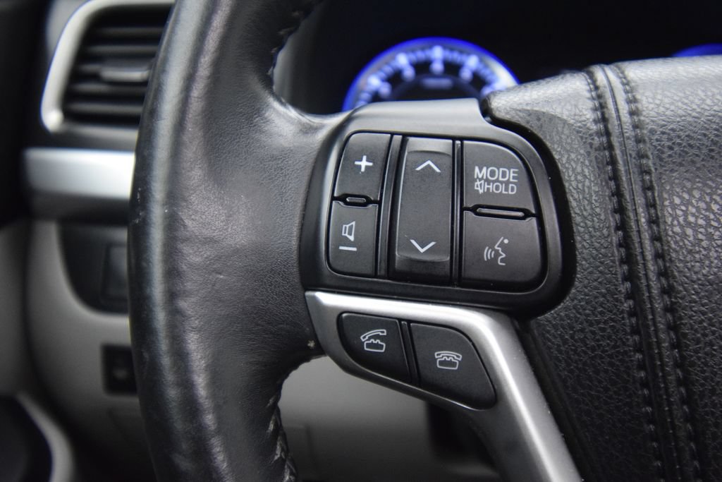 Used 2015 Toyota Highlander XLE AWD/4WD image 38