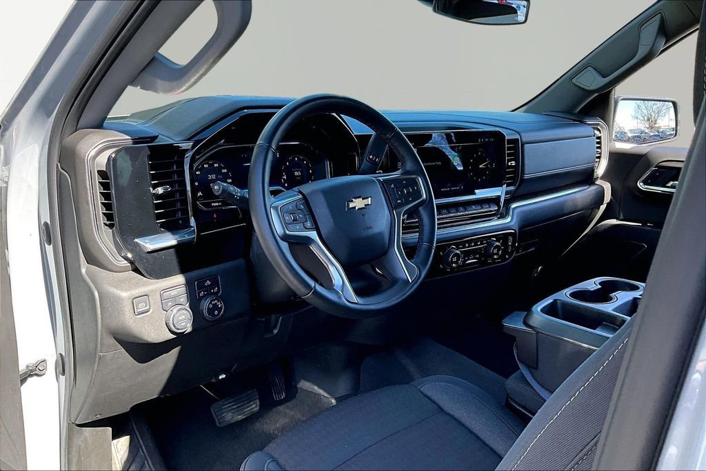 Used 2024 Chevrolet Silverado 1500 LT image 12