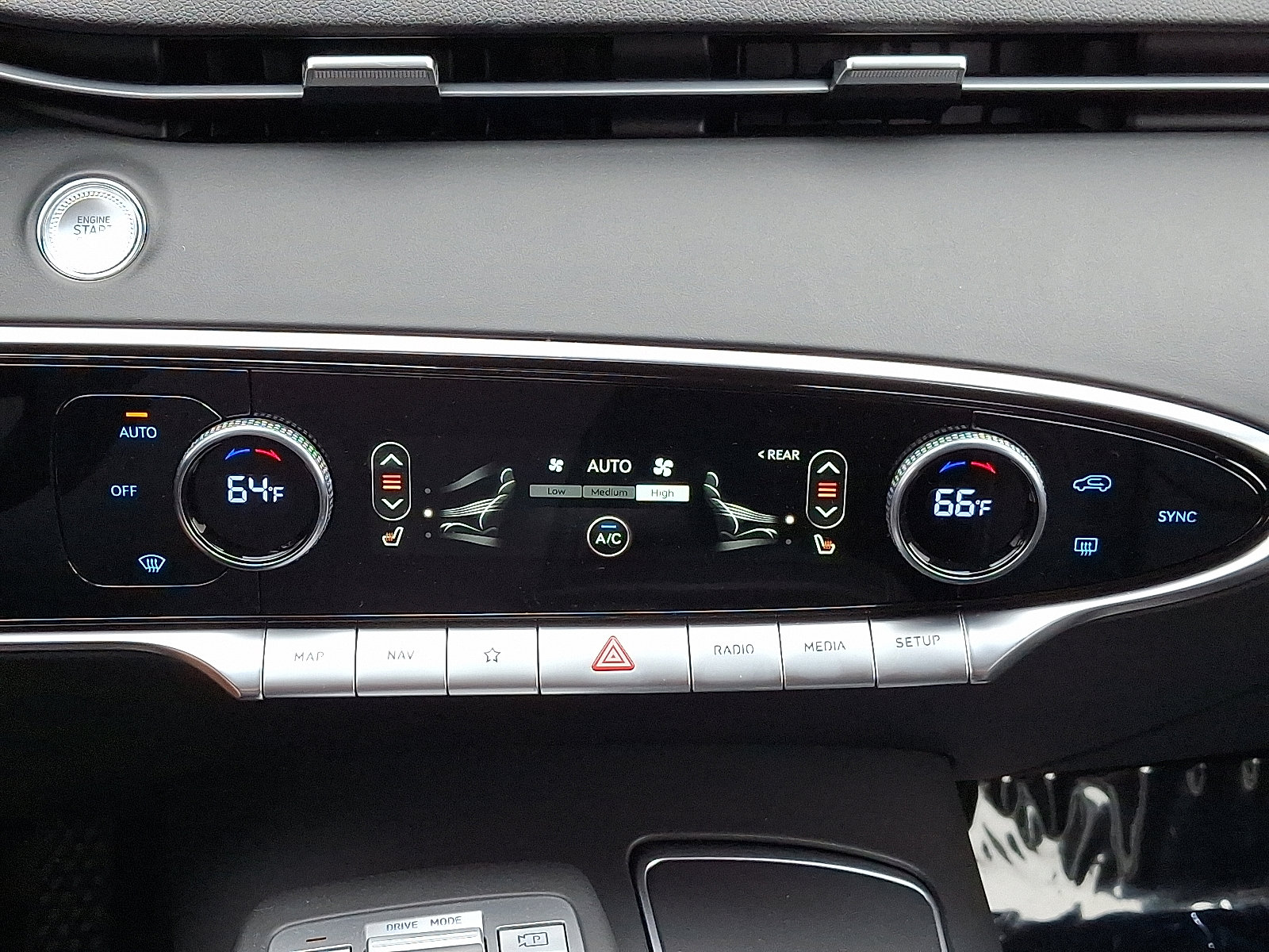 Used 2025 Genesis GV70 2.5T image 15