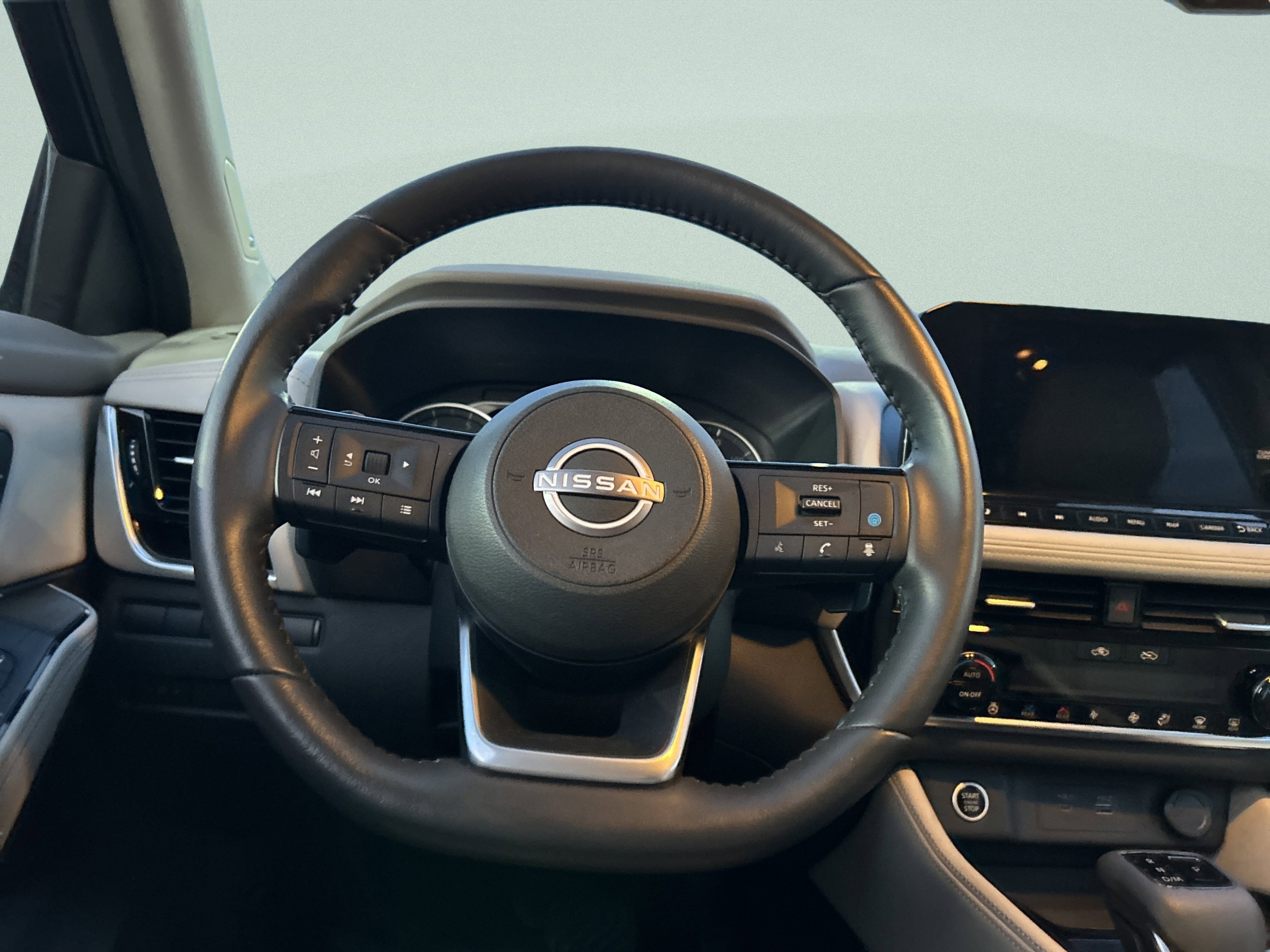 Used 2023 Nissan Rogue SL w/ SL Premium Package image 37