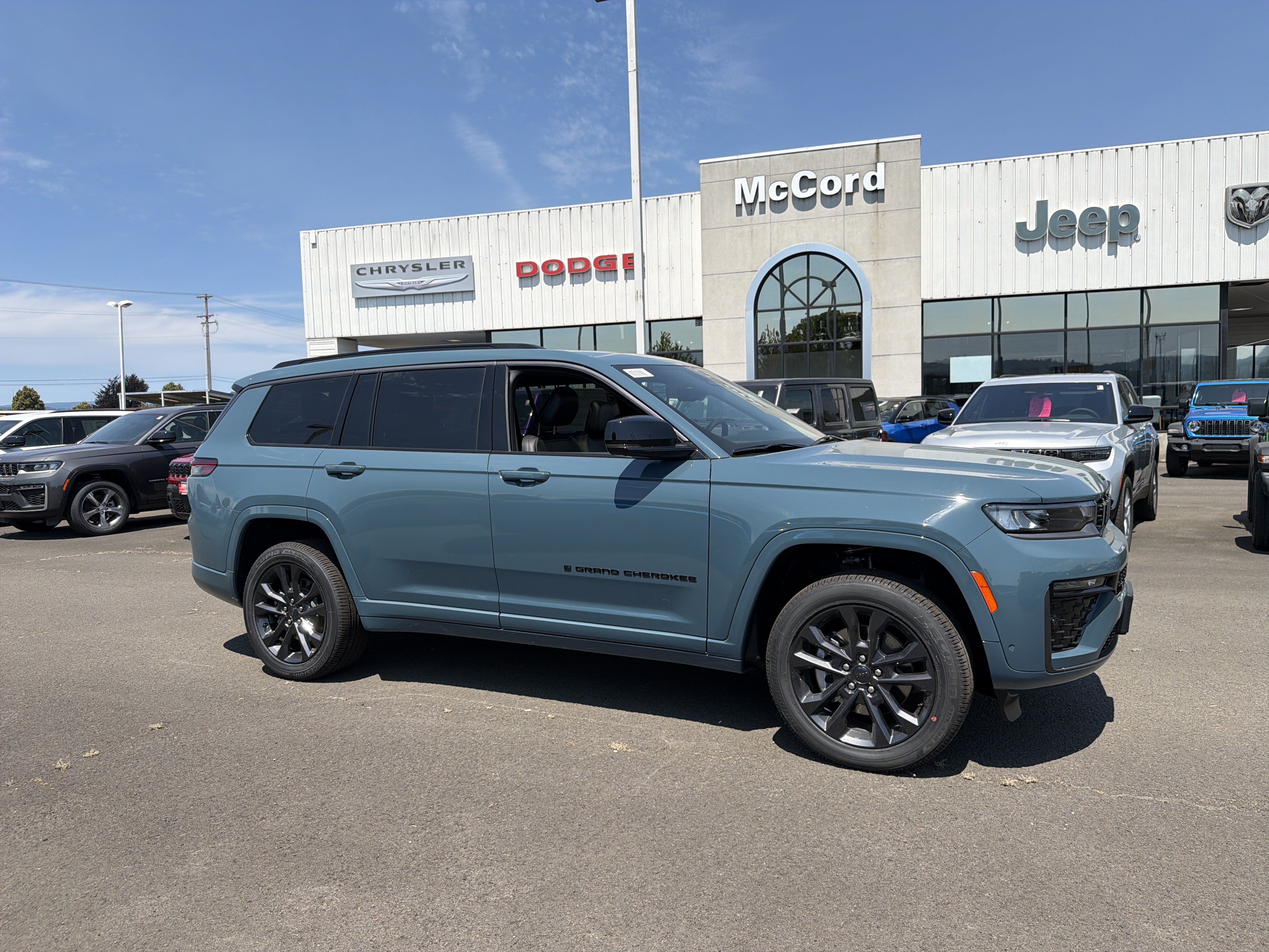 New 2026 Jeep Grand Cherokee L Limited AWD/4WD image 7