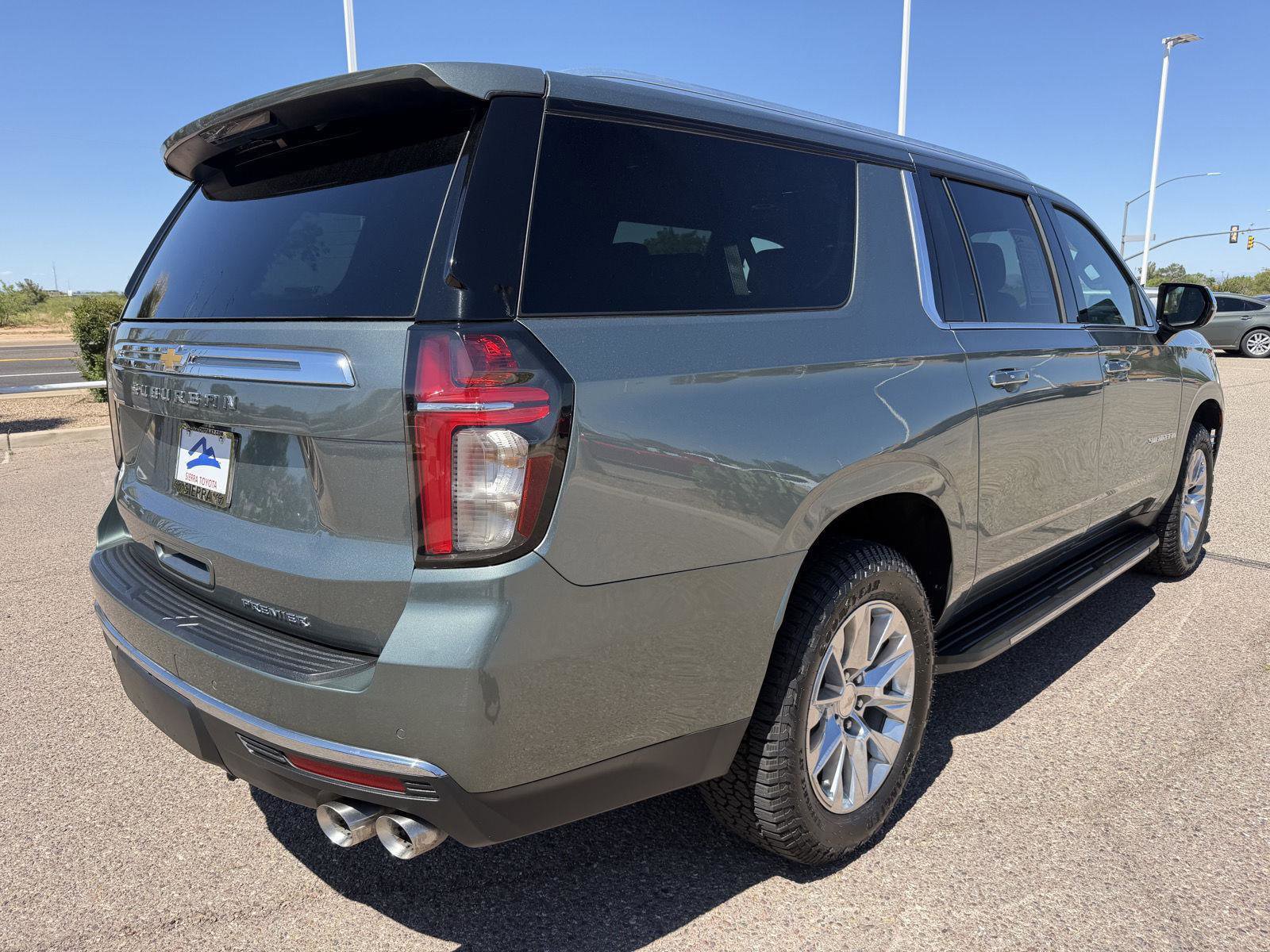 Used 2023 Chevrolet Suburban Premier RWD image 5