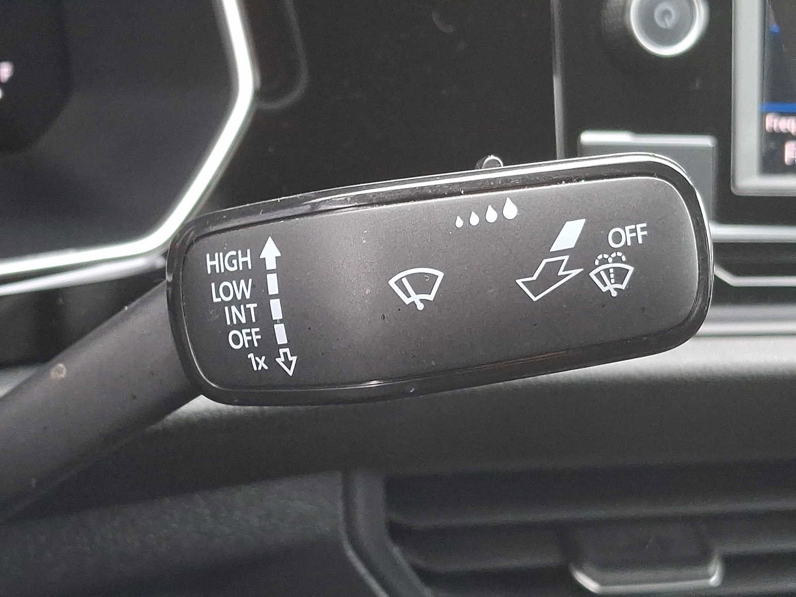 Used 2024 Volkswagen Jetta Sport image 23