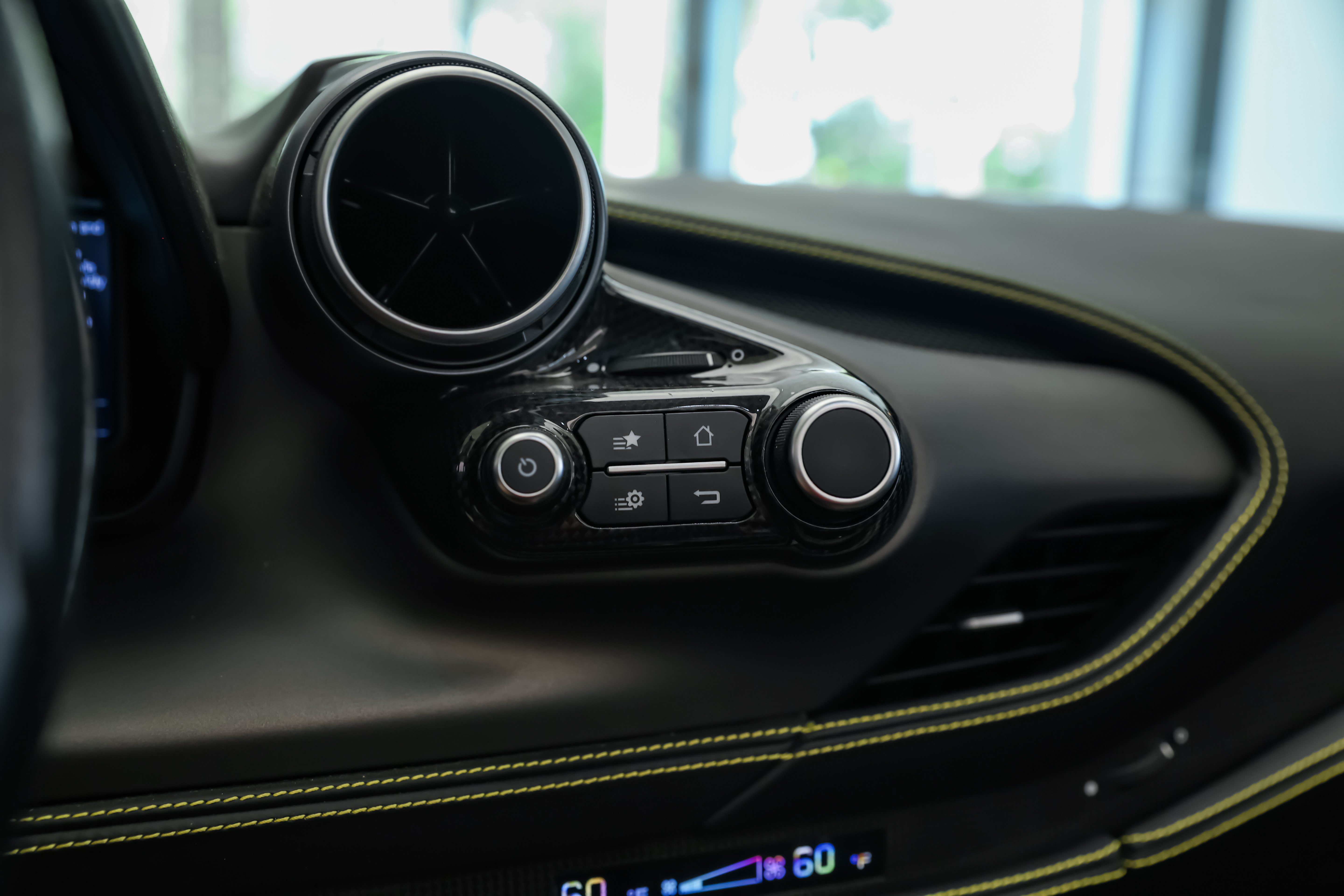 Used 2023 Ferrari F8 Tributo RWD image 18