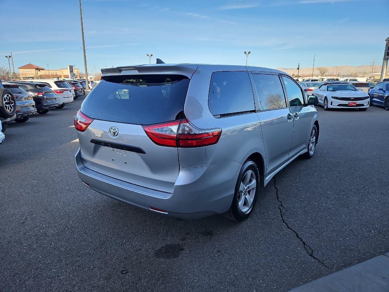 Used 2020 Toyota Sienna L FWD image 5
