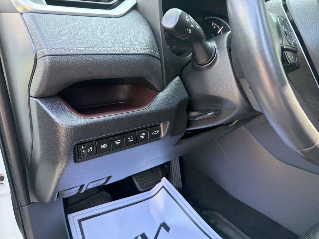 Used 2019 Toyota RAV4 Limited w/ Advanced Technology Package image 31