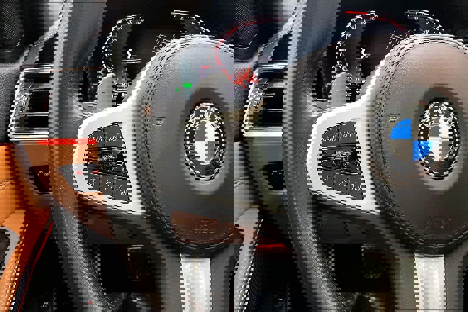 Used 2019 BMW 330i Sedan w/ M Sport Package image 22