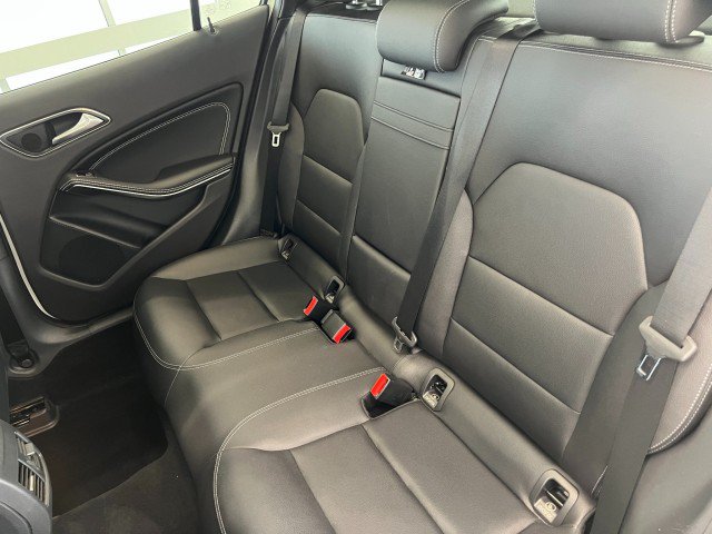 Used 2018 Mercedes-Benz GLA 250 4MATIC image 29